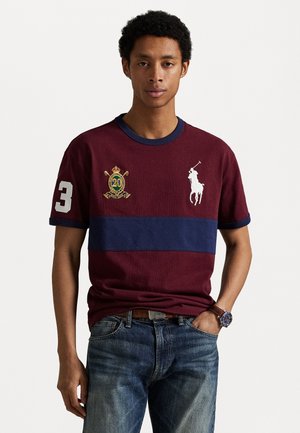 Polo Ralph Lauren CUSTOM SLIM FIT 20TH ANNIVERSARY T-SHIRT - Tricou cu imprimeu - classic wine/newport navy