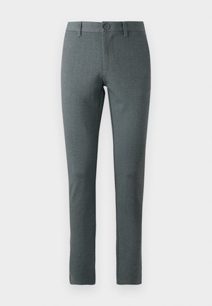 Pantalones gris ajustados con una tela texturizada, corte recto, cierre de botón, trabillas para cinturón y un diseño de ajuste slim.