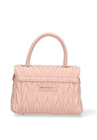 Borsa a tracolla rosa imbottita con una forma strutturata, caratterizzata da una texture trapuntata, doppio manico e un logo metallico sulla parte anteriore.