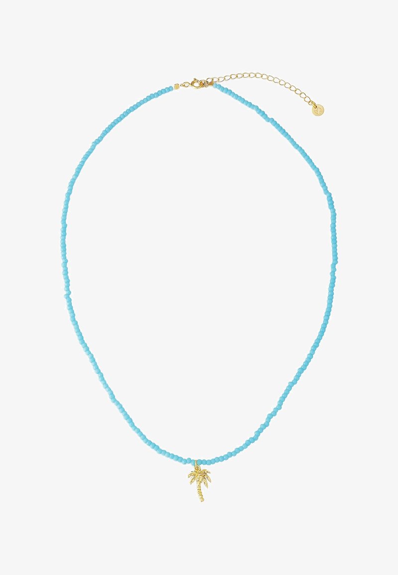 Halskette aus hellblauen Perlen mit einem goldenen Palmbaum-Anhänger und verstellbarem Kettenverschluss. Verfügt über glatte Perlen und ein einfaches Design.