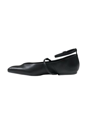 Ballerine in pelle nera con punta affusolata, cinturino alla caviglia e finitura liscia, dotate di tacco basso e design minimalista.