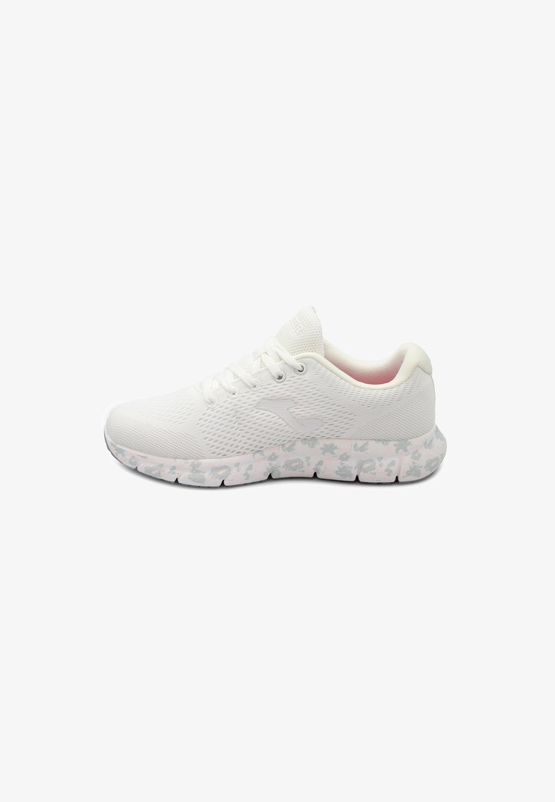 Zapatillas deportivas blancas con parte superior de malla, diseño texturizado de cordones y suela acolchada con un patrón floral gris en la parte inferior.