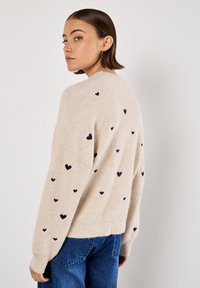 Apricot Maglione - stone