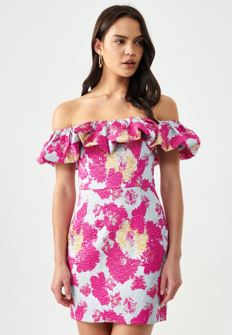 BWLDR SASH - Koktailové šaty/večierkové šaty - hot pink floral jacquard