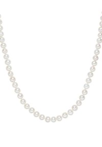 Collana di perle bianche con perle rotonde di dimensioni uniformi e texture liscia, assemblate per formare un design classico.