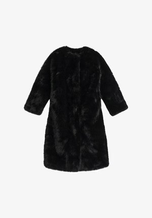 Musta tekoturkis takki, jossa on löysä istuvuus, puolipitkä muotoilu, leveät hihat ja pehmeä tekstuuripinta. Ei näkyviä kiinnityksiä tai kuvioita.