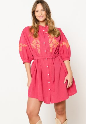 VICHY WITH EMBROIDERY - Shirt dress - fuchsia
