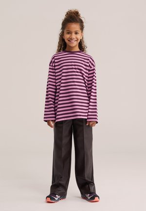 WE Fashion, T-shirt à manches longues - dark purple