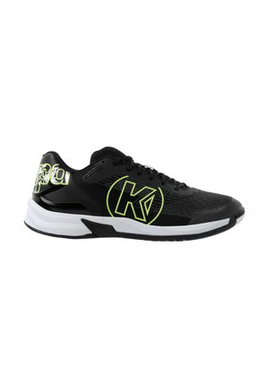 Schwarzer Sportschuh mit einem oberen Teil aus Mesh, reflektierenden Akzenten und einem auffälligen neongrünen Logo. Verfügt über eine gepolsterte weiße Zwischensohle und eine strukturierte Außensohle.
