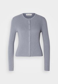 Světlé šedé kardigan s dlouhými rukávy, žebrovanou texturou, kulatým výstřihem a sedmi knoflíky vpředu. Měkká látka a přiléhavý střih.