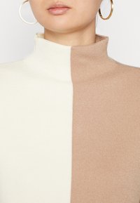 YAS Sweter
