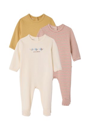 Drei Baby-Strampler mit langen Ärmeln und Füßen in Senfgelb, Creme mit Fischmotiv und rot-weißen Streifen.