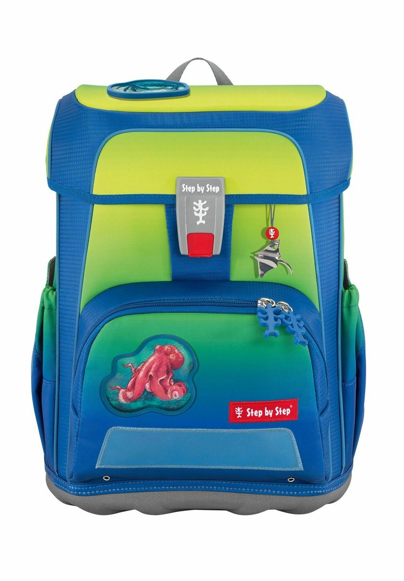 Blau- und grüner Rucksack mit einem Oktopus-Patch, Reißverschlussanhängern und einem Tragegriff. Hergestellt aus strukturiertem Material mit einer runden Form.