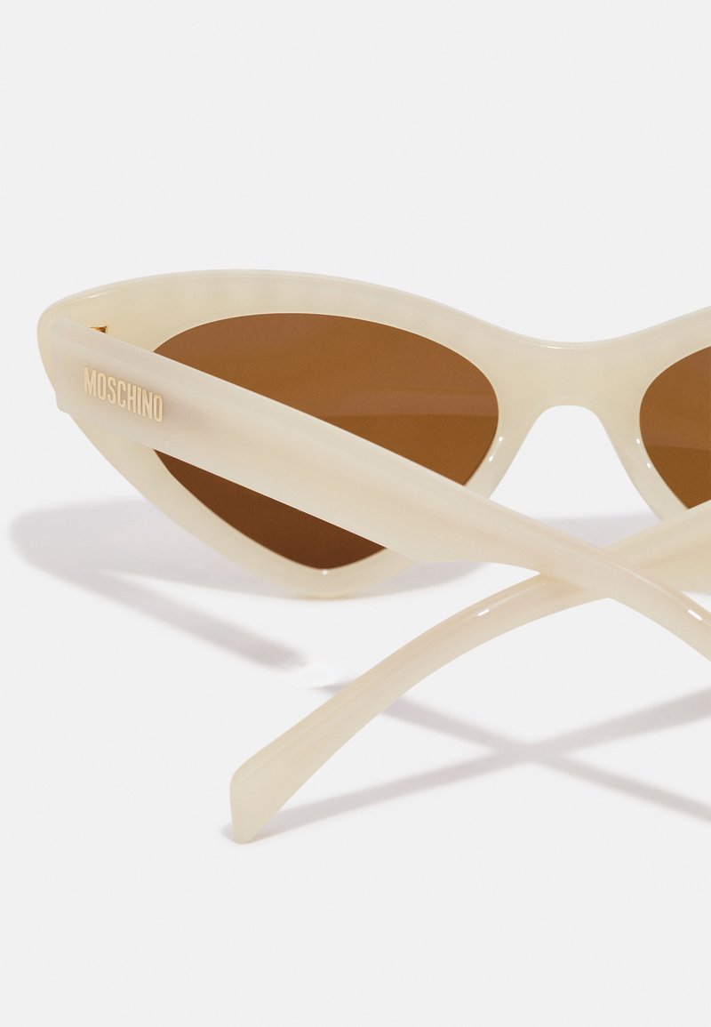 NWT Moschino Ivory White Cat Eye Sunglasses Moschino MOS006/S/STR 0SZJ 70 Sunglasses | Mercari main image 4