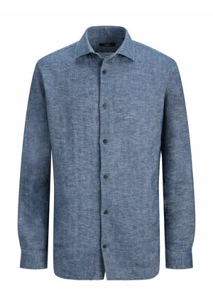 Chemise à manches longues en chambray bleu avec col standard et boutons foncés, présentée sur un fond blanc.