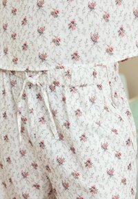 Laura Ashley SET REGULAR FIT - Yöasusetti - maisie sprigs