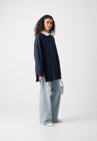 Marc O'Polo ROUND NECK - Mikina - deep blue sea