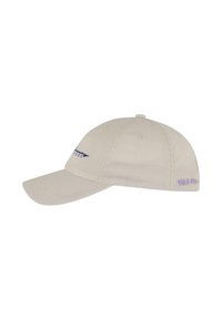 Beige színű pamut baseballsapka, lila és kék színű hímzett felirattal, ívelt kürttel és állítható pánttal a hátsó részen.