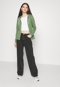 Even&Odd Camisola com fecho - mottled dark green