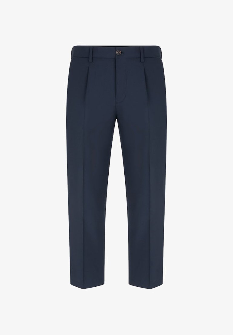 Granatowe dopasowane spodnie uszyte z gładkiego materiału, z przodu z zakładkami, zapinane na guzik, o prostych nogawkach.