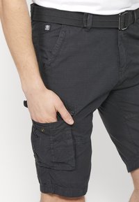 Koroshi BERMUDA  - Kratke hlače - black