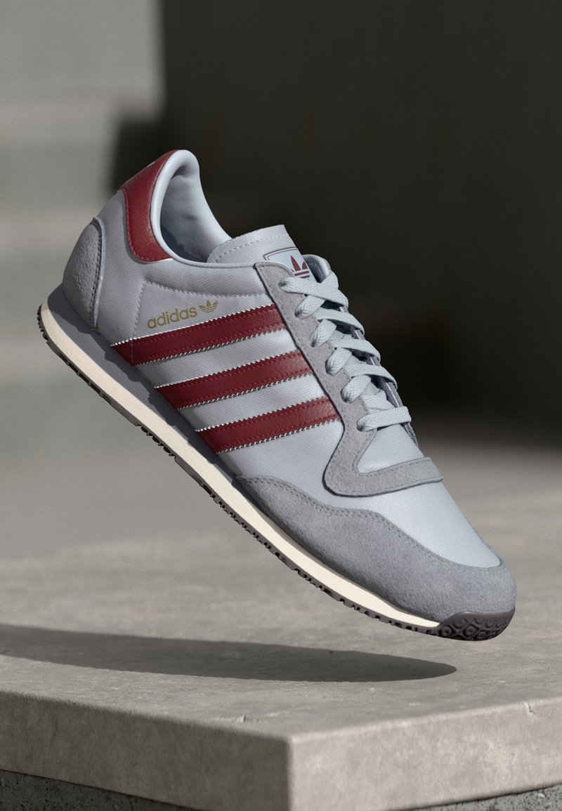 adidas Originals GALAXY OG UNISEX - Trainers - halo silver/shadow red/grey
