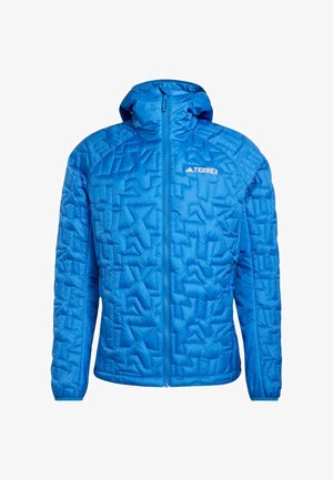 Veste matelassée bleue avec capuche, fermeture éclair devant, poches latérales et logo TERREX sur la poitrine.