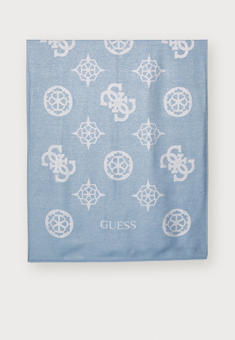 Écharpe bleu clair avec des motifs géométriques blancs et le mot "GUESS" imprimé près du centre inférieur.
