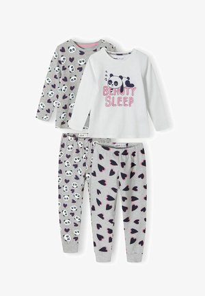 Három részes gyermek pizsama szett: egy hosszú ujjú fehér póló "SZÉPSÉG ÁLMOD" felirattal, és két pár szürke nadrág panda és szív mintával.
