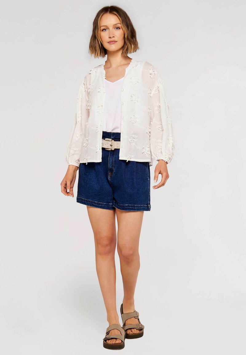 Apricot Blouse beige