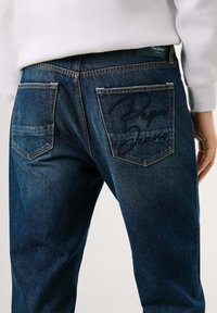 Pepe Jeans BYRON FS DK  - Tiesaus kirpimo džinsai - blue rigid denim