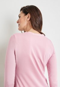 Gerry Weber ARM MIT AUSSCHNITTBLENDE - Langarmshirt - dusty rose