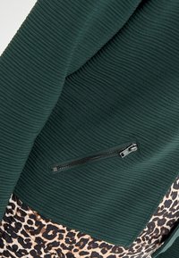 ONLY Kofta - green