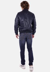 Markup Giacca in similpelle - blu