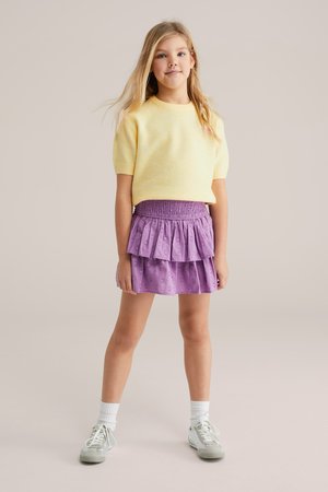 WE Fashion Pantaloni scurți - light purple