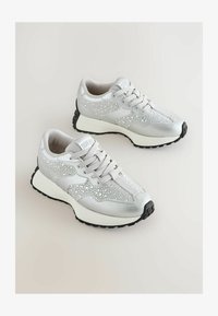 Unausgewählt, silver-coloured