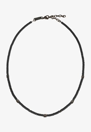 Collana nera in perline con perline cilindriche e esagonali dal texture liscia, chiusa da un gancio a moschettone e con catena regolabile.