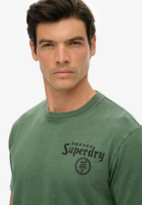 Superdry & Co TOKYO NARRATIVE LOOSE - T-shirt print - ice green
