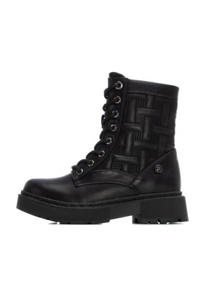 Botas de tobillo negras con cordones, panel de tejido texturizado, suela resistente y ojetes plateados. Hechas de cuero sintético, con una plataforma gruesa.