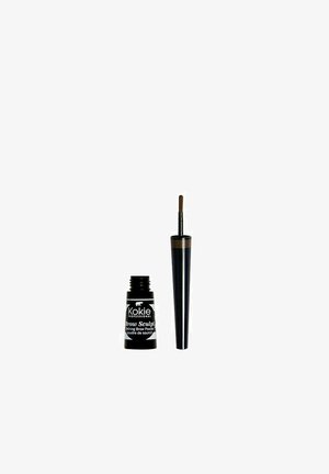Kokie Brow Sculpt - määrittävä kulmakarvapuuväri pienessä mustassa pullossa, jossa on pitkä ja hoikka applikaattori. Tuote on ruskeassa sävyssä ja mattapinnassa.