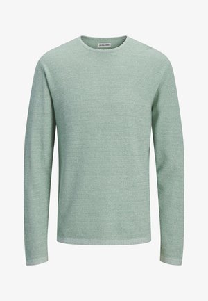 Jersey de punto de manga larga de color verde claro con textura, cuello redondo y una pequeña etiqueta de la marca en el interior del cuello.