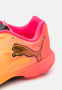 Puma VANTAGE NITRO pomarańczowy