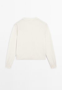 Vista posteriore di un maglione a maniche lunghe di colore crema chiaro su uno sfondo bianco semplice, che mette in evidenza il suo design e la sua vestibilità essenziali.