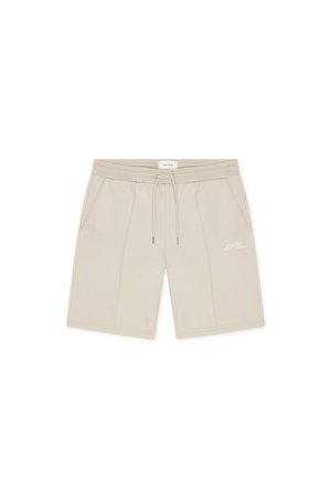 Pantaloni scurți bej realizați dintr-un material moale, cu talie ajustabilă cu șnur, buzunare laterale și un mic logo brodat pe partea din față.