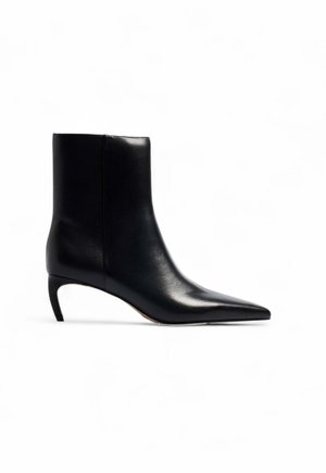 Klasični gležnjarji - black