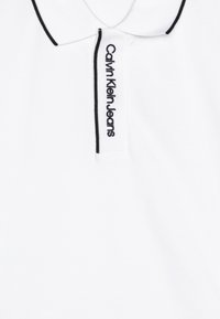 Calvin Klein Jeans INTARSIA LOGO - Polotričko - bright white