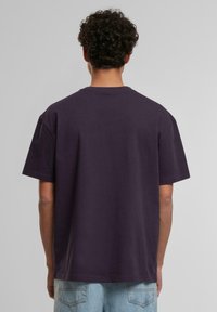 Urban Classics LOOSE TEE - T-shirts - purplenight