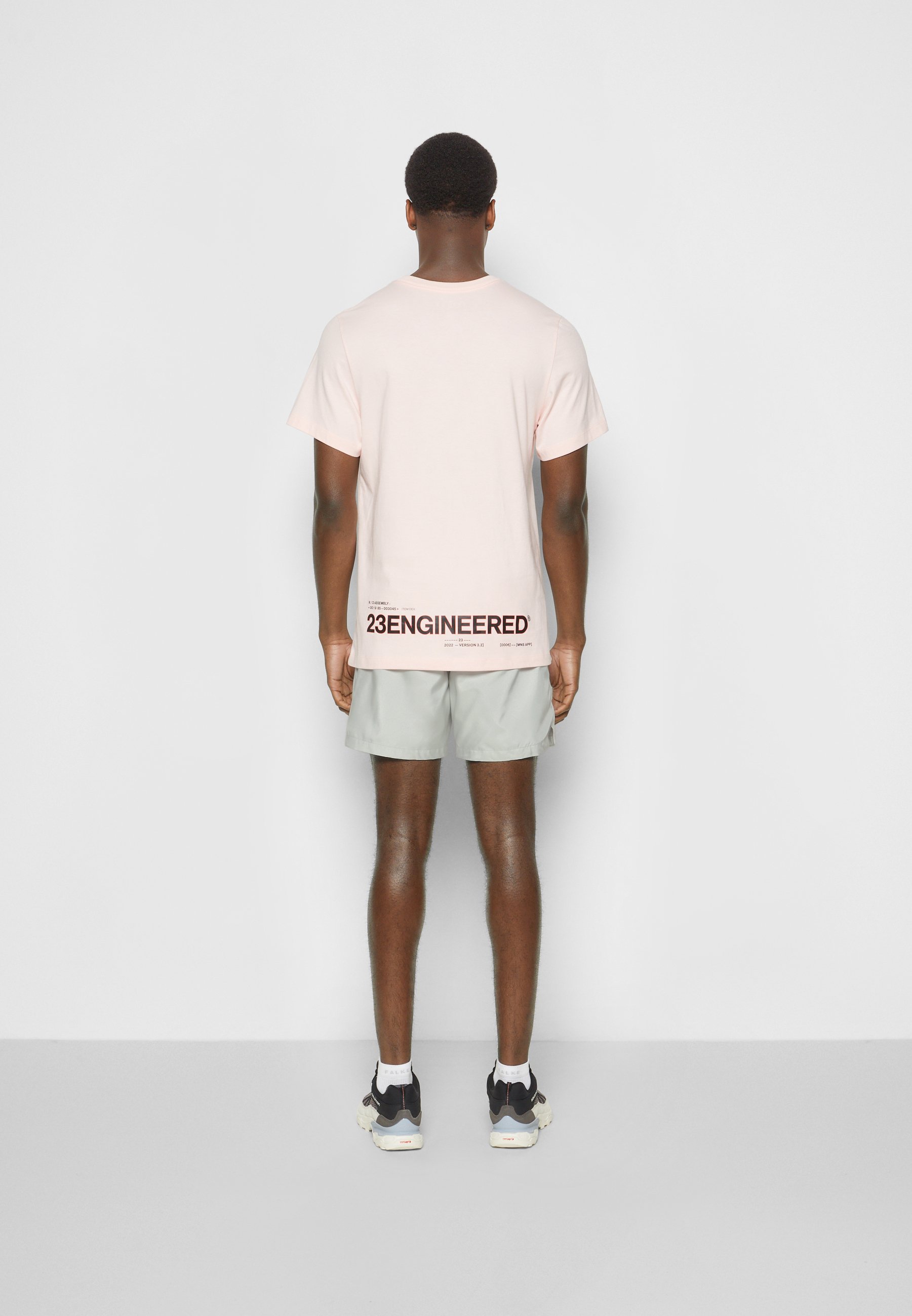 Nike Sportswear FLOW - Shorts - light 