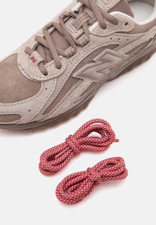New Balance U204L UNISEX - Trainers - brown/red — foto 7