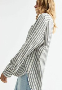 New Look STRIPED DOUBLE  - Skjorta - blue pattern